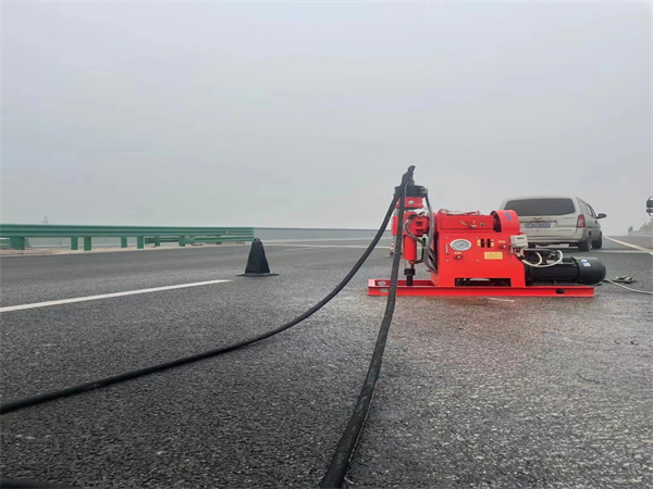 雁峰马路路基路面开裂下沉注浆加固灌浆